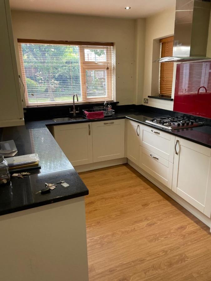 5 Bed House, 32 Tutbury Avenue, Cannon Park, Coventry, Cv4 7Bj Exterior foto
